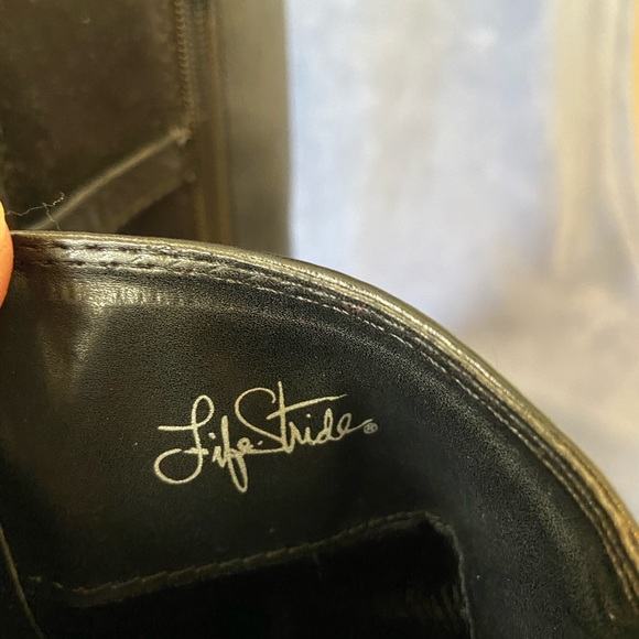 Black boots - Picture 4 of 5